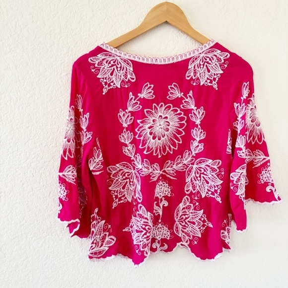 Solitaire Anthropologie Women's Pink Floral Embroidered Scoop Neck Blouse Size L - Picture 2 of 10